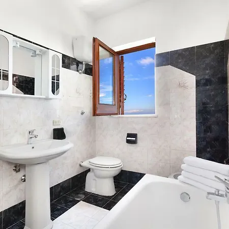 Casa Le Tre Isole Vakantiehuis Massa Lubrense